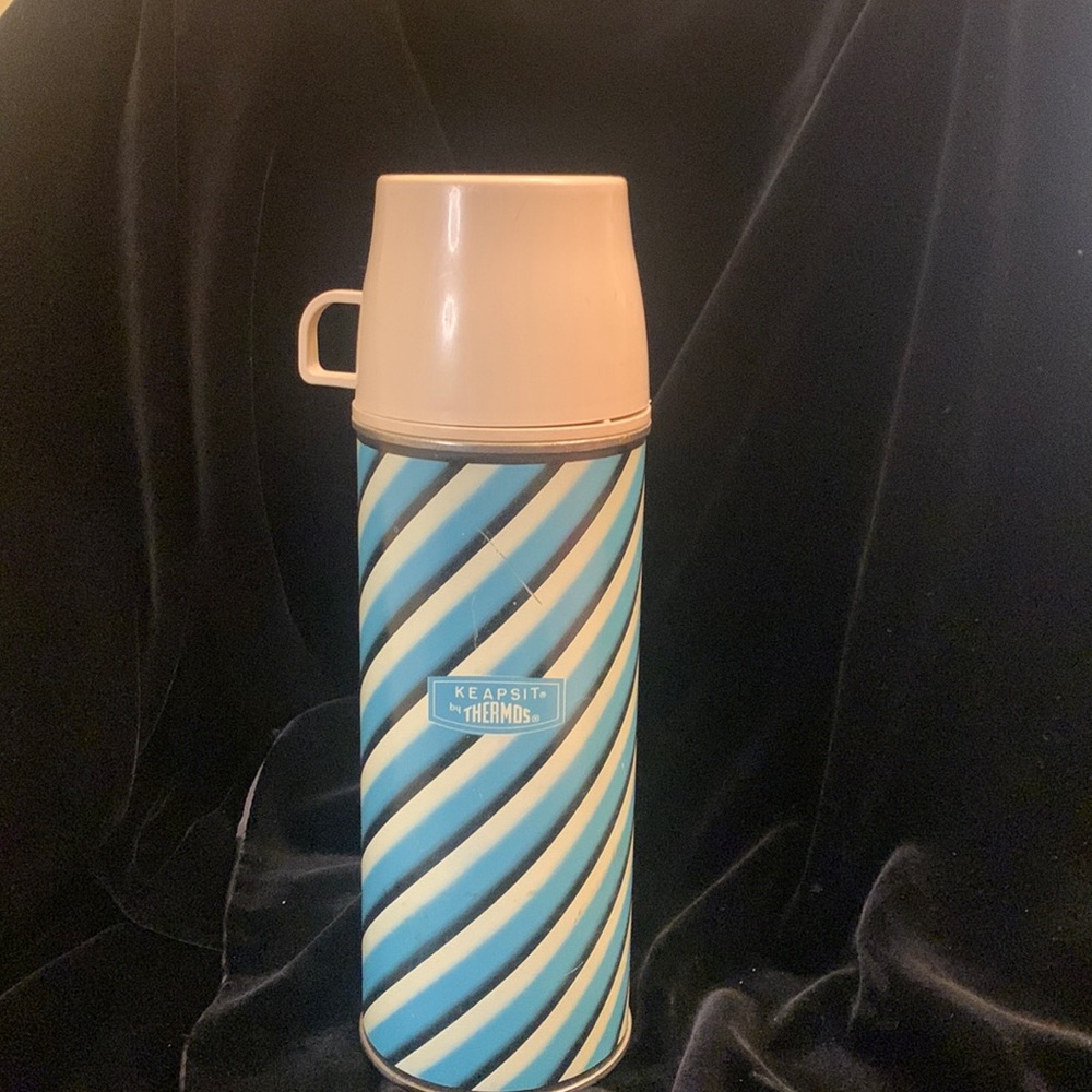 Vintage 1963 Keapsit by Thermos 10” Blue and White Stripes